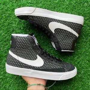 Nike Blazer Mid ‘77 Black/ White